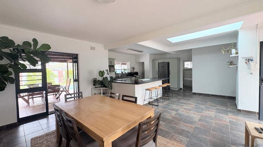 To Let 3 Bedroom Property for Rent in Meadowridge Western Cape